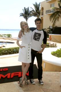 Emma Stone feet photo thumbnail