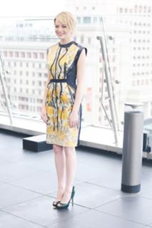 Emma Stone feet photo thumbnail