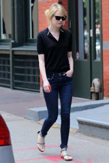 Emma Stone feet photo thumbnail