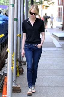 Emma Stone feet photo thumbnail