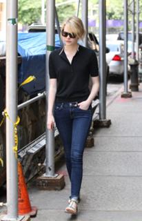 Emma Stone feet photo thumbnail