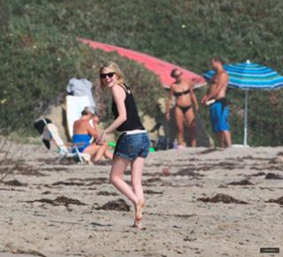 Emma Stone feet photo thumbnail