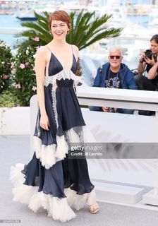 Emma Stone feet photo thumbnail