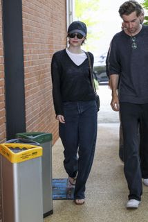 Emma Stone feet photo thumbnail