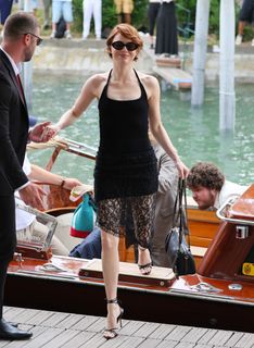 Emma Stone feet photo thumbnail