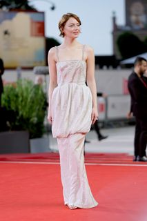 Emma Stone feet photo thumbnail