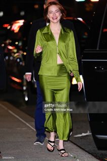 Emma Stone feet photo thumbnail