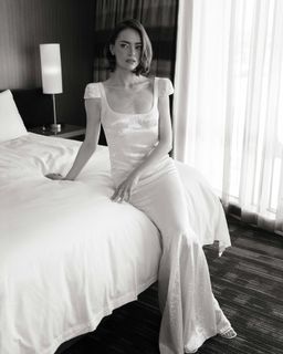 Emma Stone feet photo 2