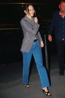 Emma Stone feet photo 15