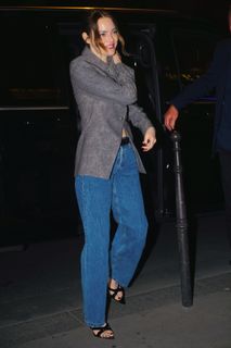 Emma Stone feet photo 14