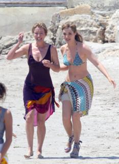 Emma Thompson feet photo thumbnail