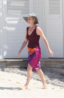Emma Thompson feet photo thumbnail