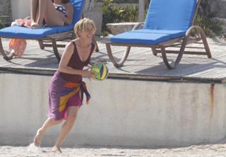 Emma Thompson feet photo thumbnail