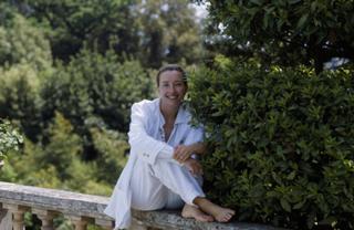 Emma Thompson feet photo thumbnail