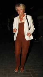 Emma Thompson feet photo thumbnail