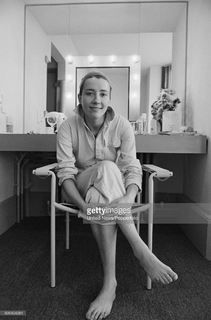 Emma Thompson feet photo thumbnail