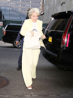Emma Thompson feet photo thumbnail