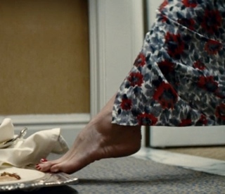 Emma Thompson feet photo thumbnail