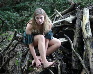 Emma Wagstaff feet photo 9