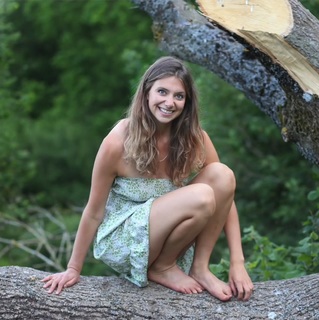 Emma Wagstaff feet photo 5
