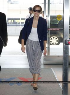 Emma Watson feet photo thumbnail