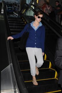 Emma Watson feet photo thumbnail