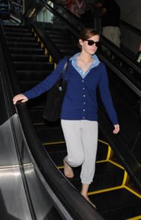 Emma Watson feet photo thumbnail