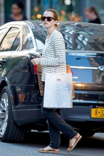 Emma Watson feet photo thumbnail