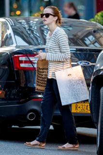 Emma Watson feet photo thumbnail