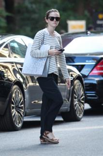 Emma Watson feet photo thumbnail