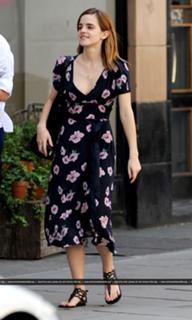 Emma Watson feet photo thumbnail