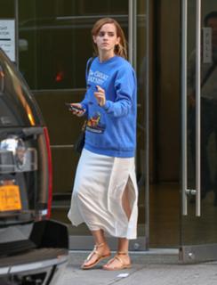 Emma Watson feet photo thumbnail