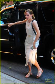 Emma Watson feet photo thumbnail