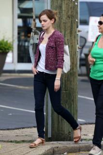 Emma Watson feet photo thumbnail