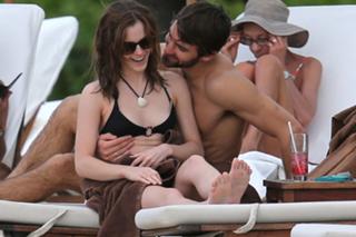 Emma Watson feet photo thumbnail