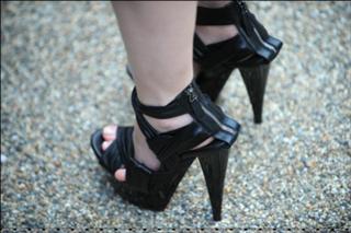 Emma Watson feet photo thumbnail