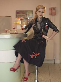 Emma Watson feet photo thumbnail