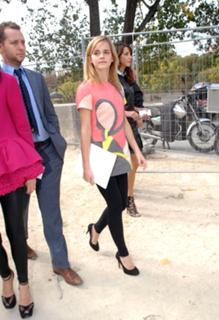 Emma Watson feet photo thumbnail