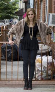 Emma Watson feet photo thumbnail