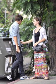Emma Watson feet photo thumbnail