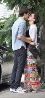 Emma Watson feet photo thumbnail