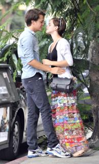 Emma Watson feet photo thumbnail