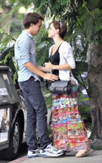 Emma Watson feet photo thumbnail