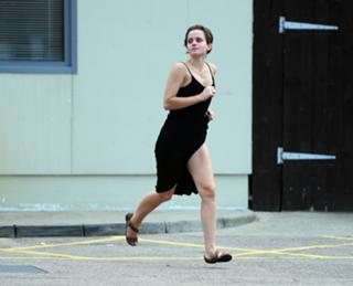 Emma Watson feet photo thumbnail