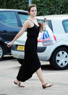 Emma Watson feet photo thumbnail