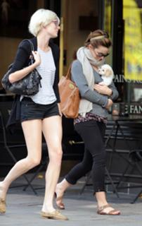 Emma Watson feet photo thumbnail
