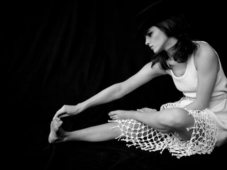 Emma Watson feet photo thumbnail