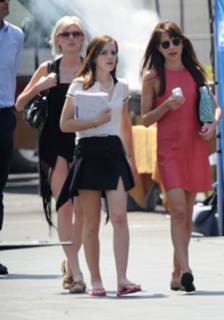 Emma Watson feet photo thumbnail