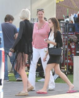 Emma Watson feet photo thumbnail