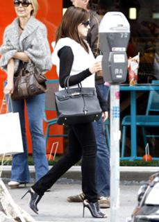 Emma Watson feet photo thumbnail
